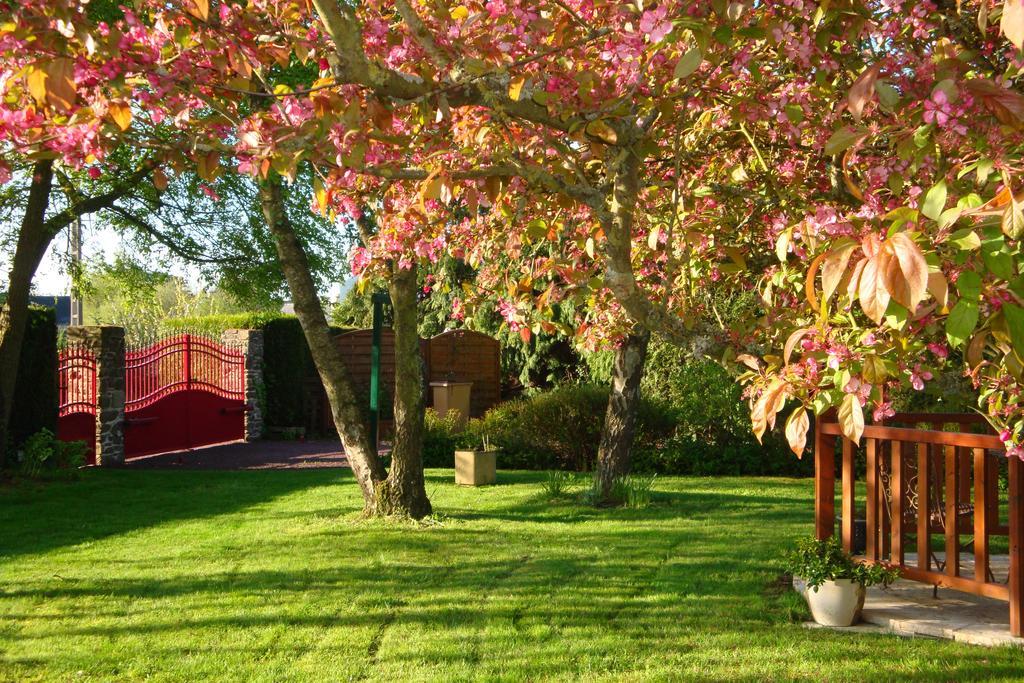 Au Jardin D'Eloise Bed & Breakfast Tremereuc Exterior foto