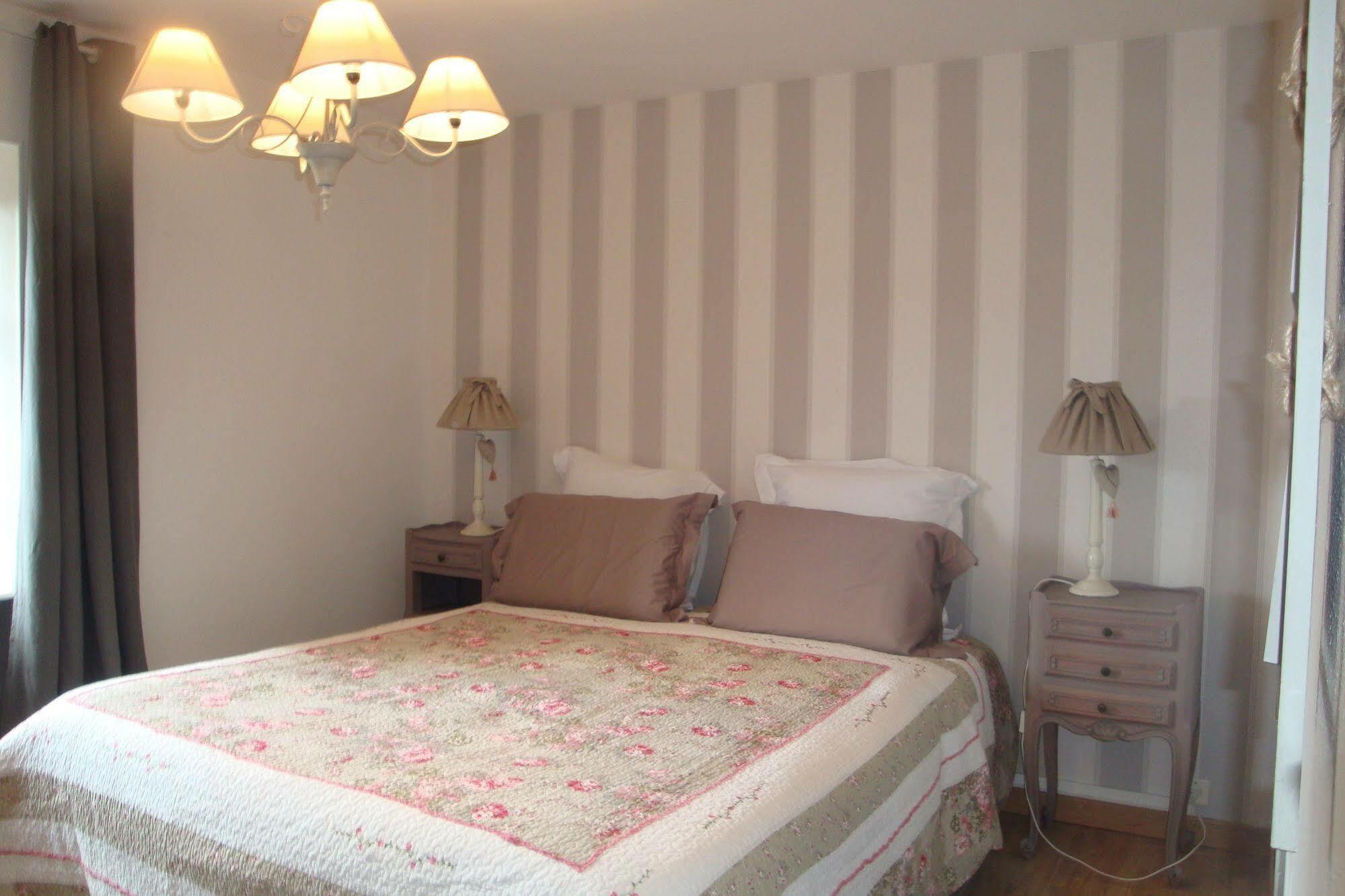 Au Jardin D'Eloise Bed & Breakfast Tremereuc Exterior foto